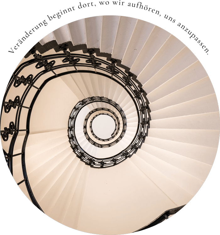 wendeltreppe-mit-Schrift img-center-landscape